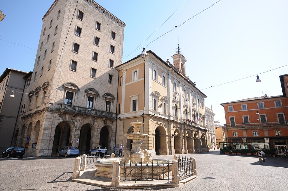 Piazza Vittorio Emanuele, Rieti